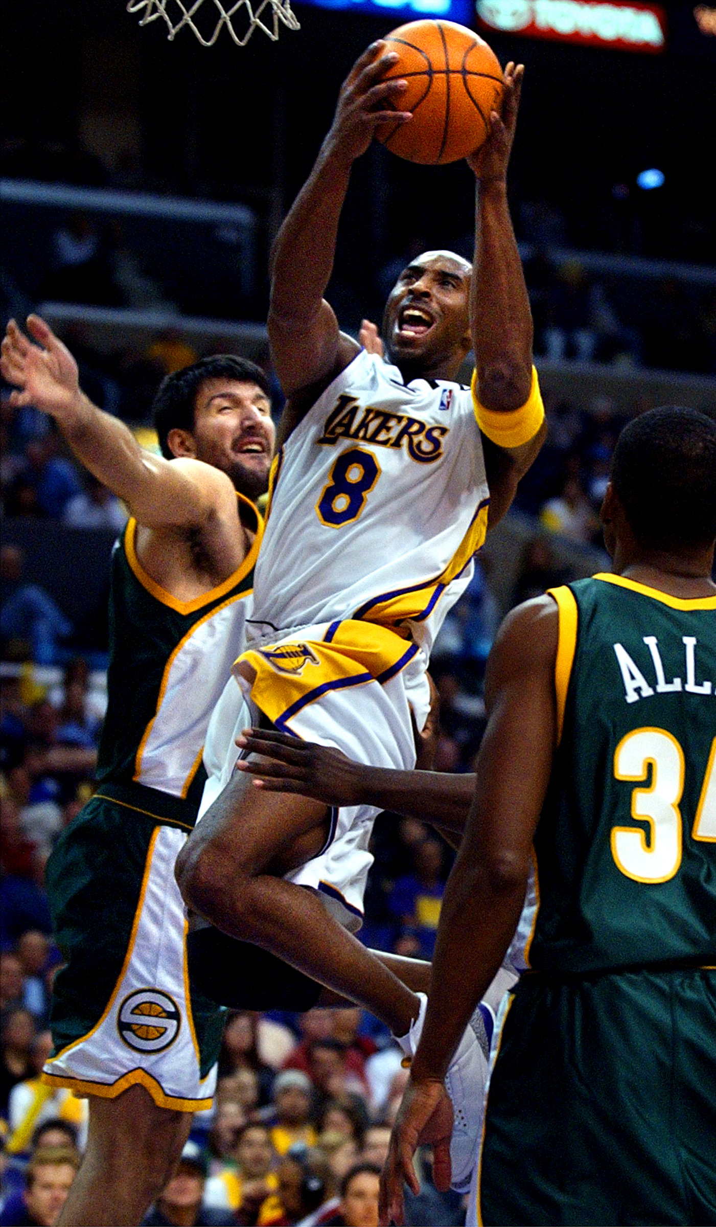 45 points (12 three-pointers) vs. SuperSonics, Jan. 7, 2003