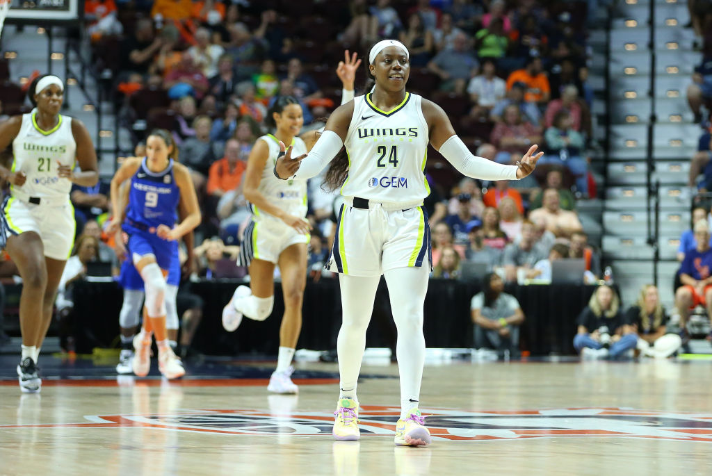 WNBA: AUG 18 Dallas Wings at Connecticut Sun