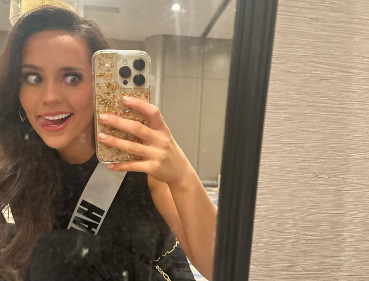 15 Photos of Bill Belichick's 24 year-old Girlfriend, Jordan Mason