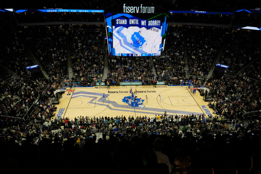 Charlotte Hornets v Milwaukee Bucks