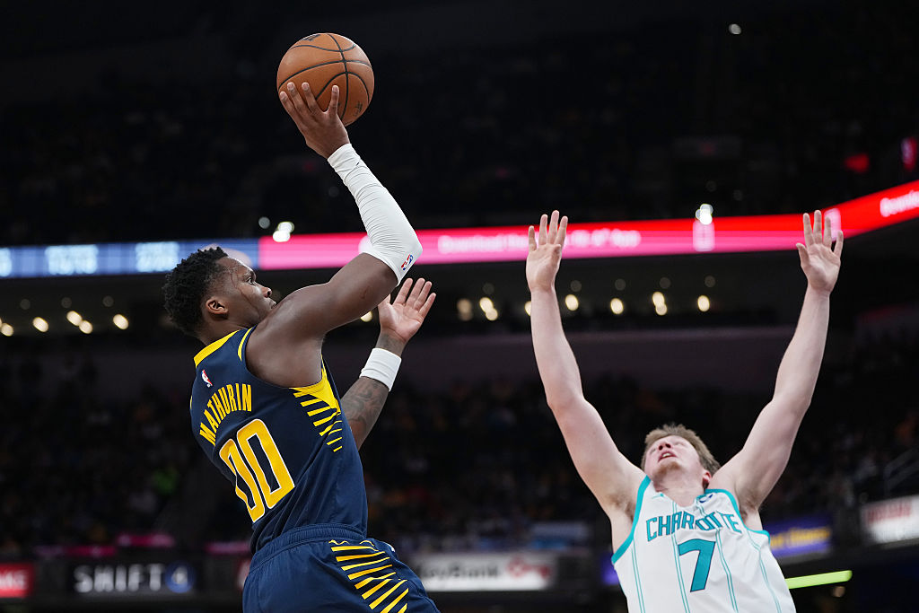 Charlotte Hornets v Indiana Pacers